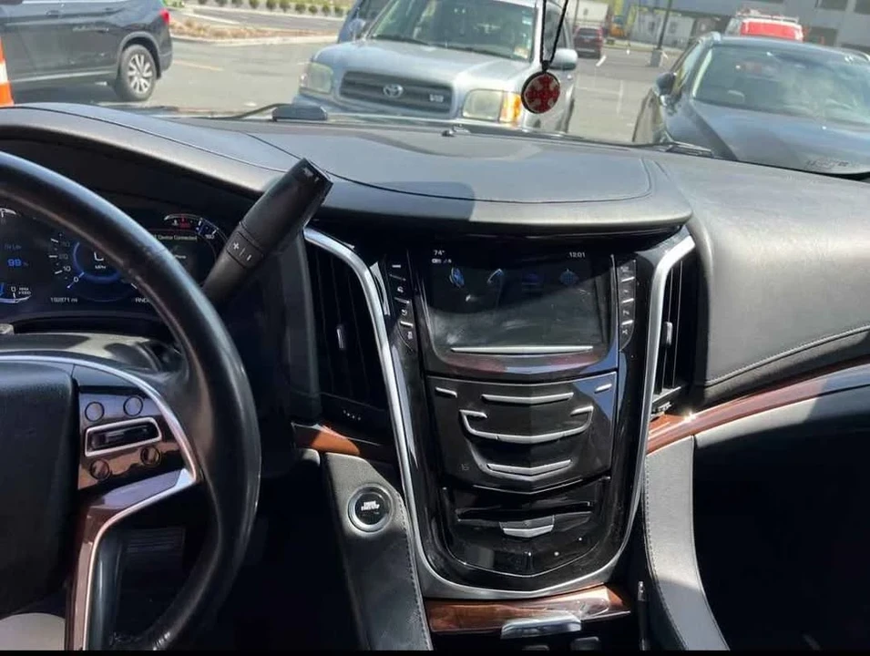 2019 Cadillac Escalade 4th Gen - Image 3 of 7