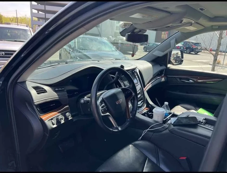 2019 Cadillac Escalade 4th Gen - Image 2 of 7