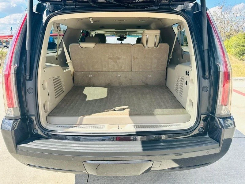 2019 Cadillac Escalade 4th Gen - Image 17 of 19