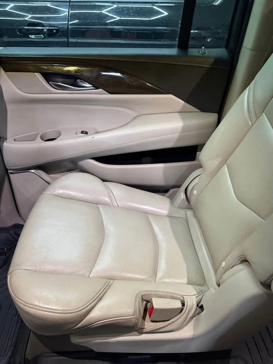 2019 Cadillac Escalade 4th Gen - Image 18 of 19