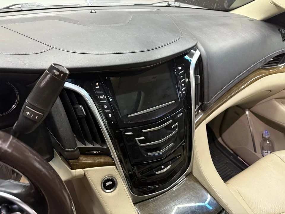 2019 Cadillac Escalade 4th Gen - Image 10 of 19