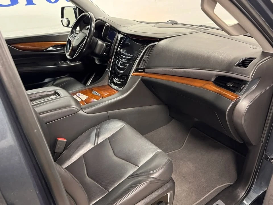 2019 Cadillac Escalade 4th Gen - Image 8 of 19
