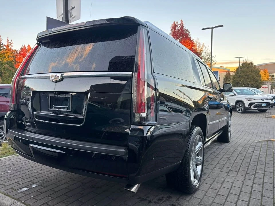 2019 Cadillac Escalade 4th Gen - Image 10 of 17