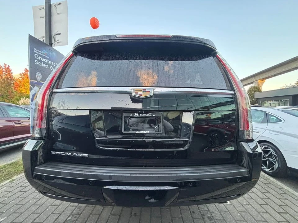 2019 Cadillac Escalade 4th Gen - Image 16 of 17