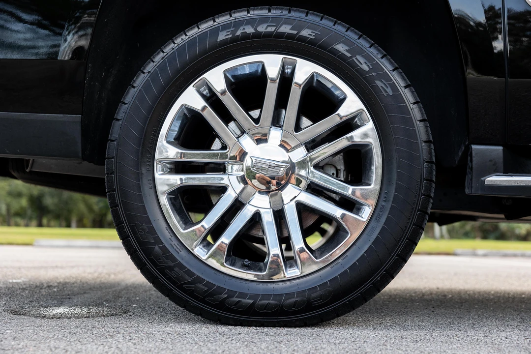 2019 Cadillac Escalade 4th Gen - Image 29 of 31