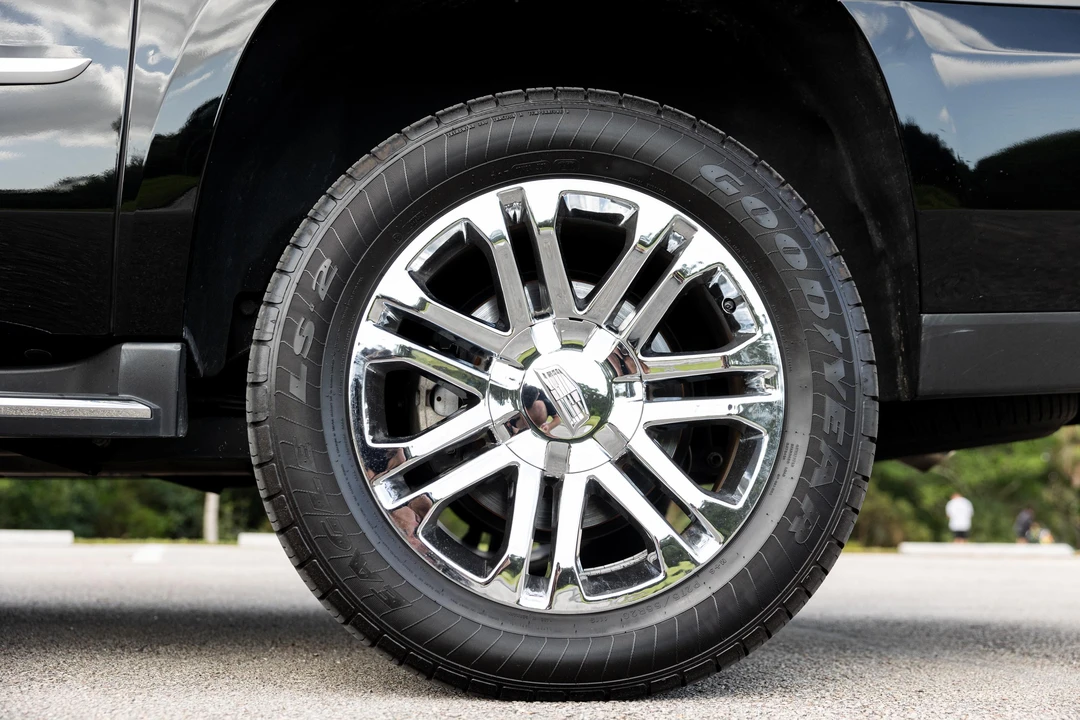 2019 Cadillac Escalade 4th Gen - Image 28 of 31