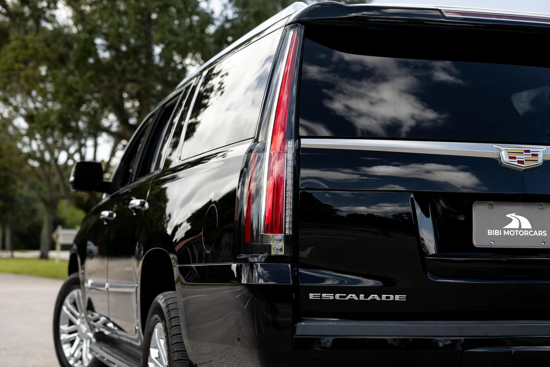 2019 Cadillac Escalade 4th Gen - Image 21 of 31
