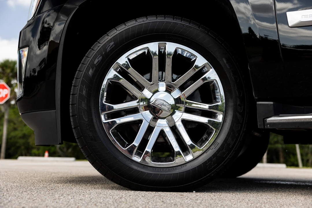 2019 Cadillac Escalade 4th Gen - Image 26 of 31
