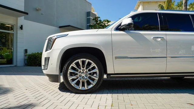 2019 Cadillac Escalade 4th Gen - Image 11 of 21