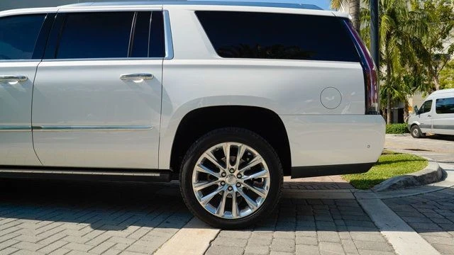 2019 Cadillac Escalade 4th Gen - Image 14 of 21