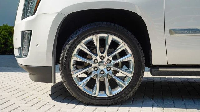 2019 Cadillac Escalade 4th Gen - Image 12 of 21