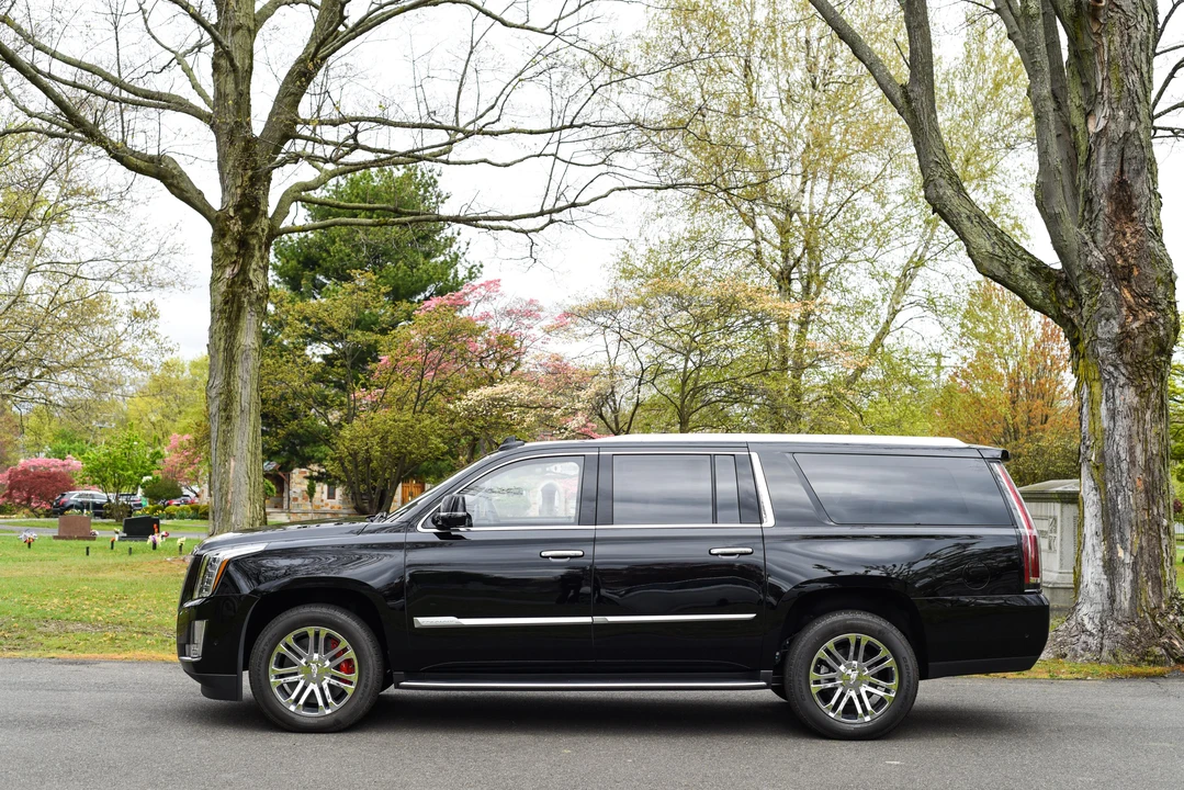 2019 Cadillac Escalade 4th Gen - Image 8 of 31