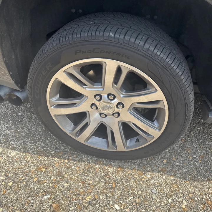 2019 Cadillac Escalade 4th Gen - Image 5 of 12