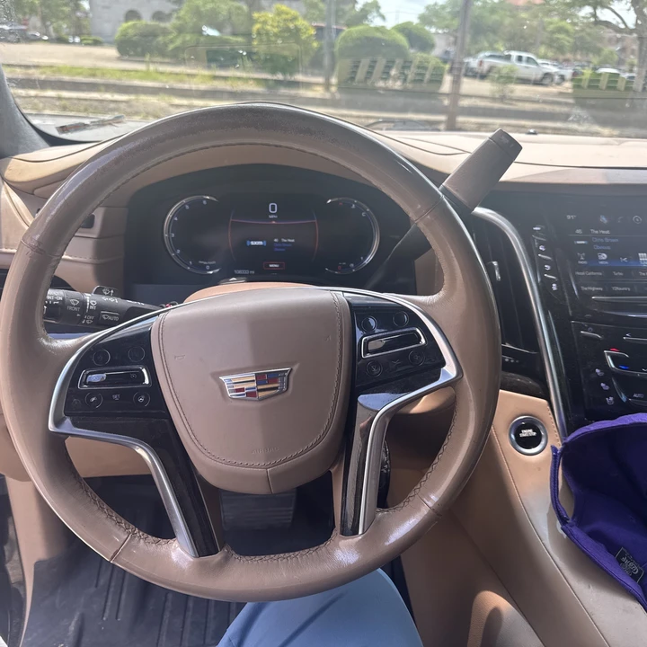 2019 Cadillac Escalade 4th Gen - Image 8 of 12