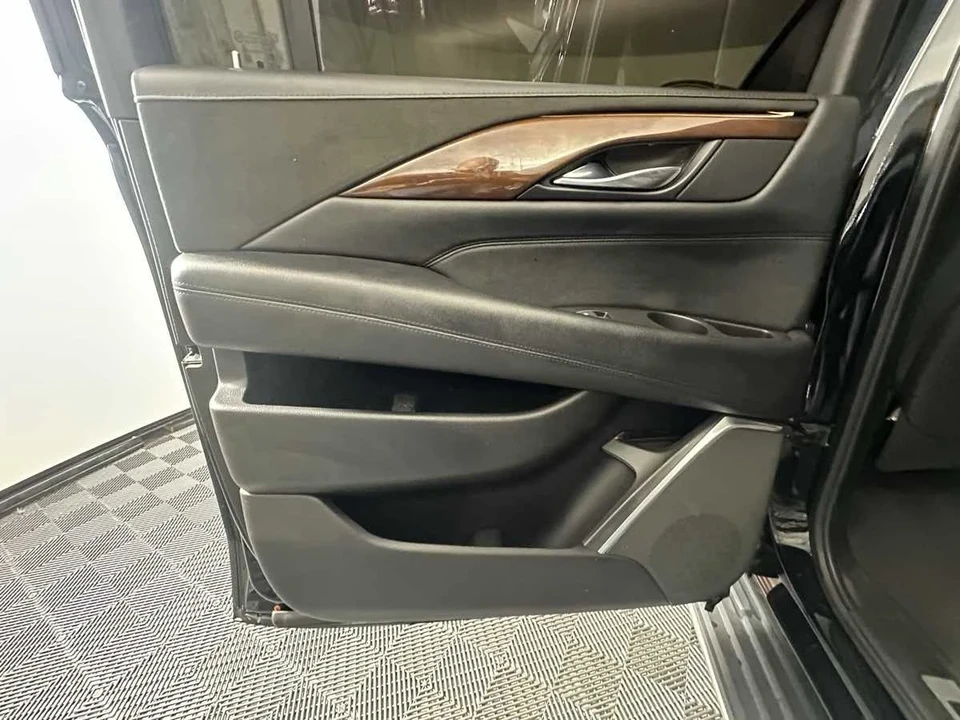 2019 Cadillac Escalade 4th Gen - Image 17 of 21