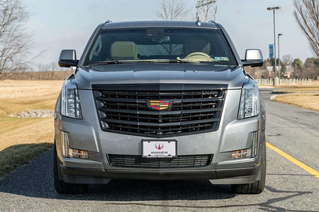 2019 Cadillac Escalade 4th Gen - Image 2 of 31