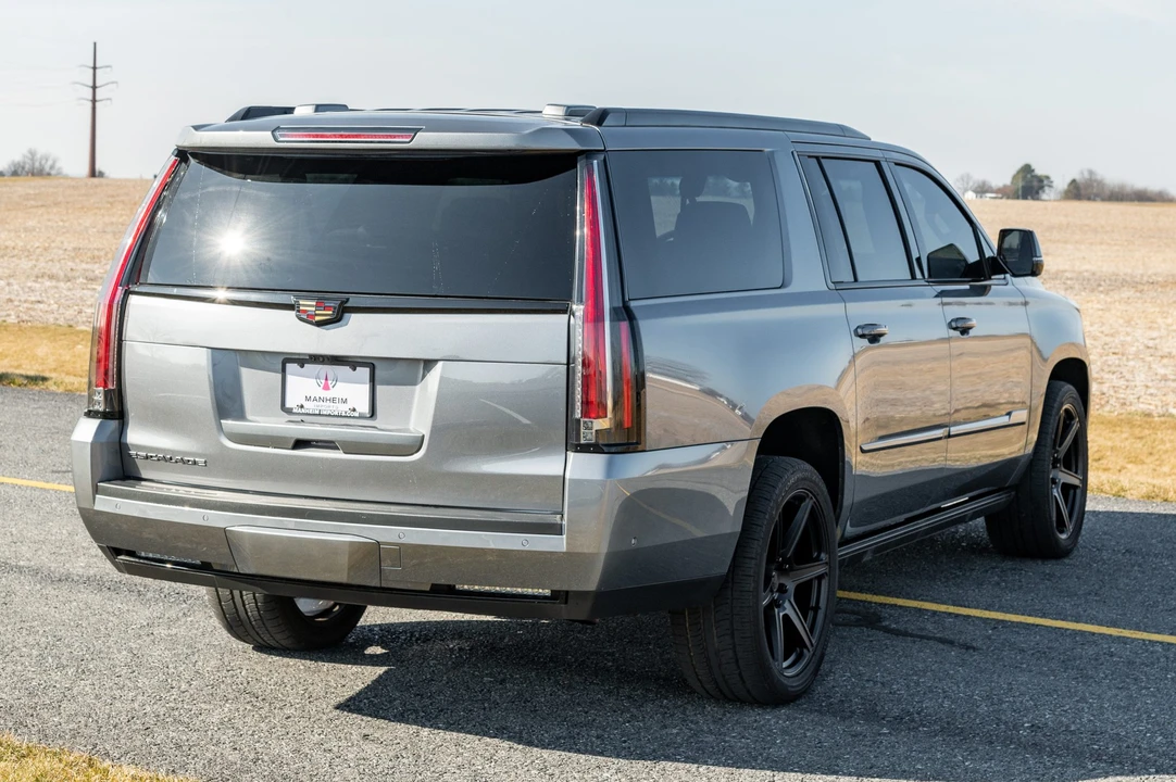 2019 Cadillac Escalade 4th Gen - Image 5 of 31