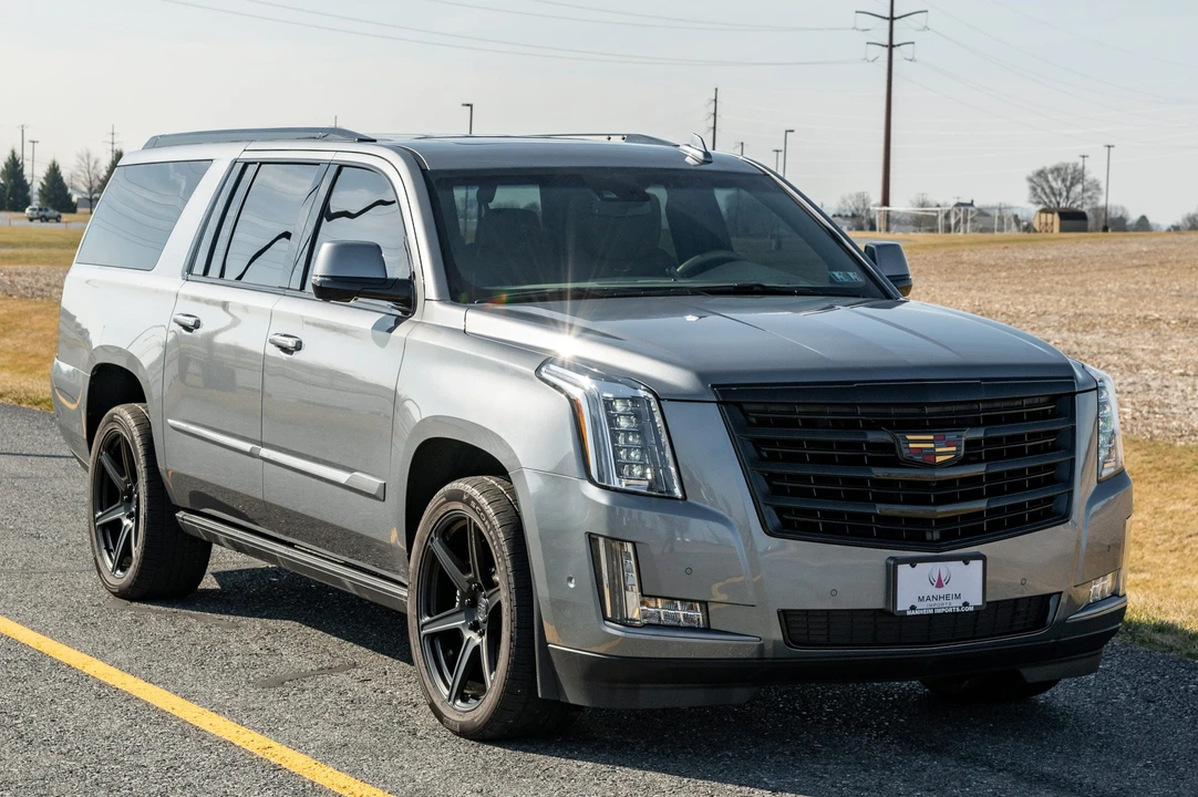 2019 Cadillac Escalade 4th Gen - Image 3 of 31