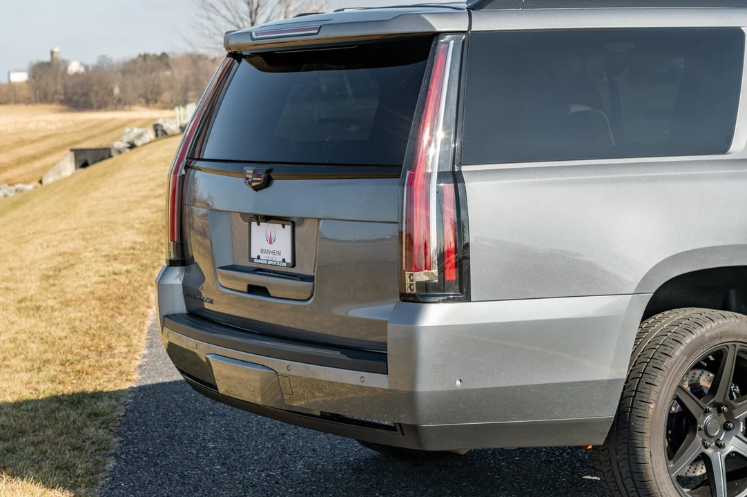 2019 Cadillac Escalade 4th Gen - Image 10 of 31
