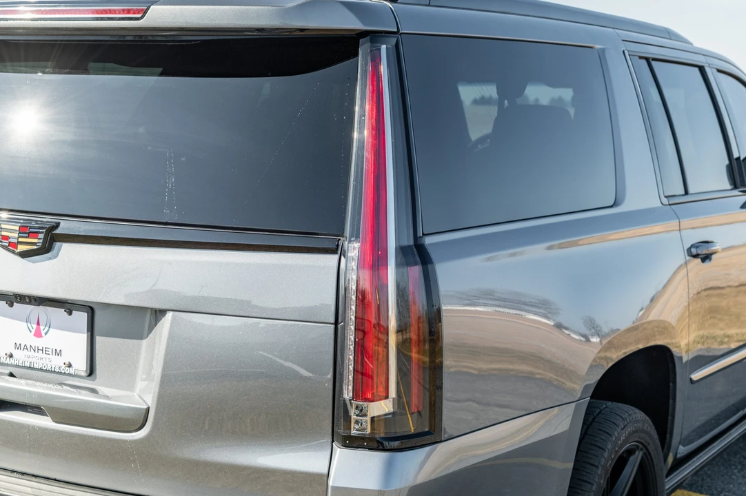 2019 Cadillac Escalade 4th Gen - Image 14 of 31