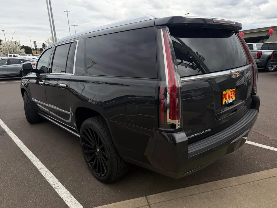 2019 Cadillac Escalade 4th Gen - Image 3 of 15