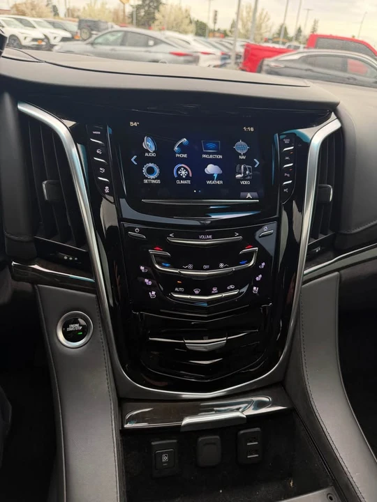 2019 Cadillac Escalade 4th Gen - Image 8 of 15