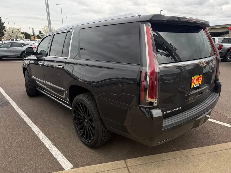 2019 Cadillac Escalade 4th Gen - Image 2 of 15