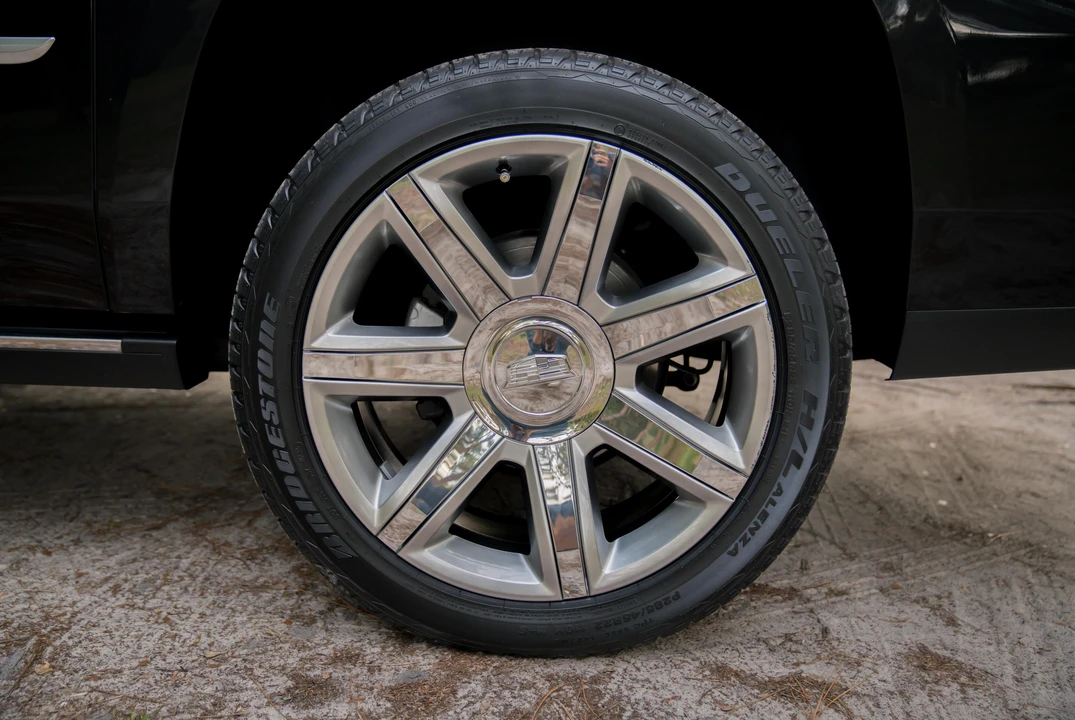 2019 Cadillac Escalade 4th Gen - Image 26 of 30