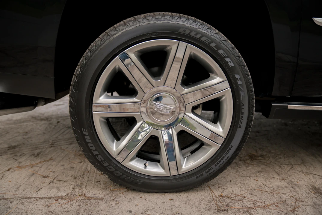 2019 Cadillac Escalade 4th Gen - Image 29 of 30