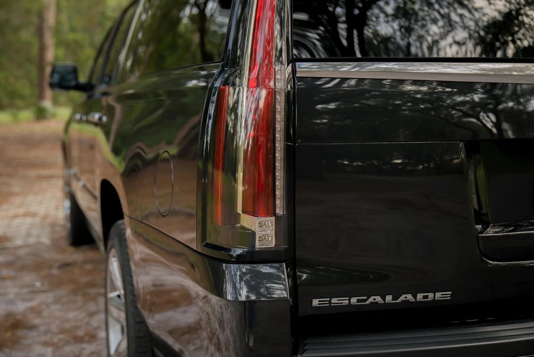 2019 Cadillac Escalade 4th Gen - Image 19 of 30