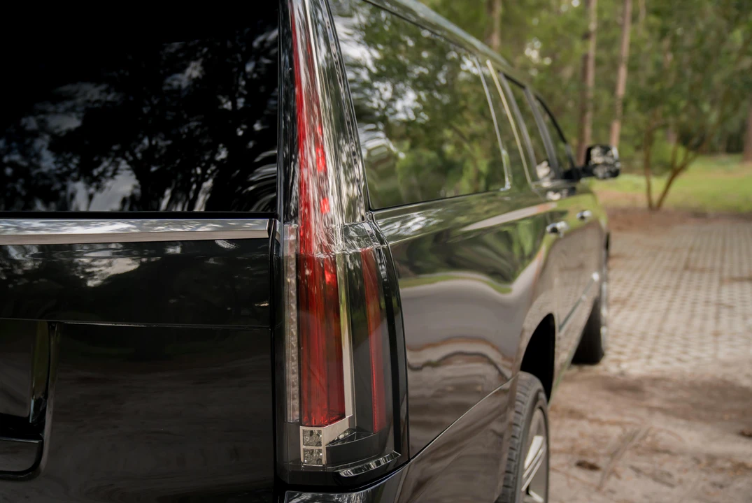 2019 Cadillac Escalade 4th Gen - Image 24 of 30