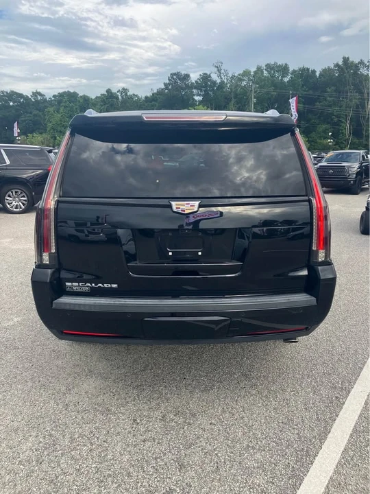 2019 Cadillac Escalade 4th Gen - Image 9 of 11