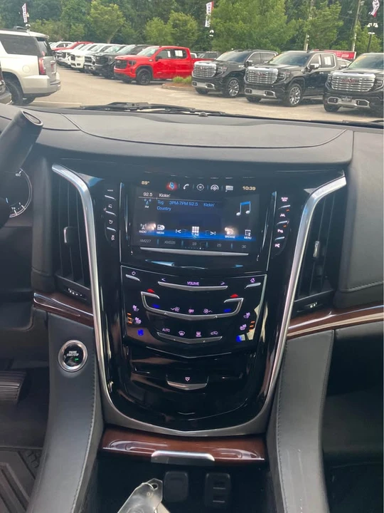 2019 Cadillac Escalade 4th Gen - Image 5 of 11