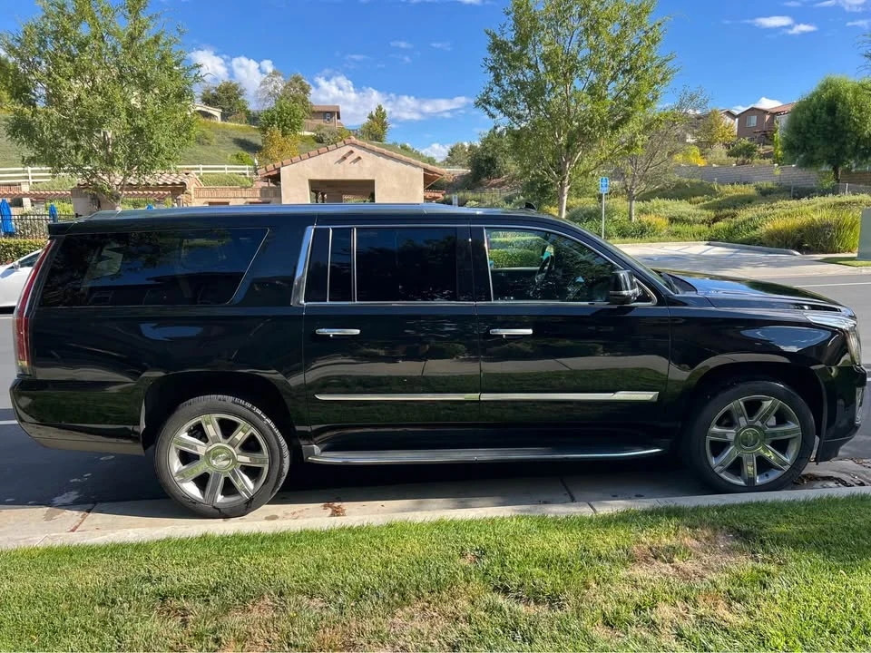2019 Cadillac Escalade 4th Gen - Image 4 of 9