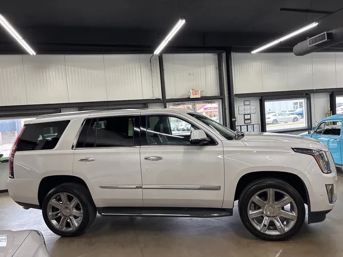 2019 Cadillac Escalade 4th Gen - Image 5 of 16