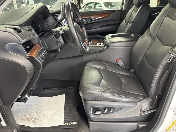 2019 Cadillac Escalade 4th Gen - Image 9 of 16
