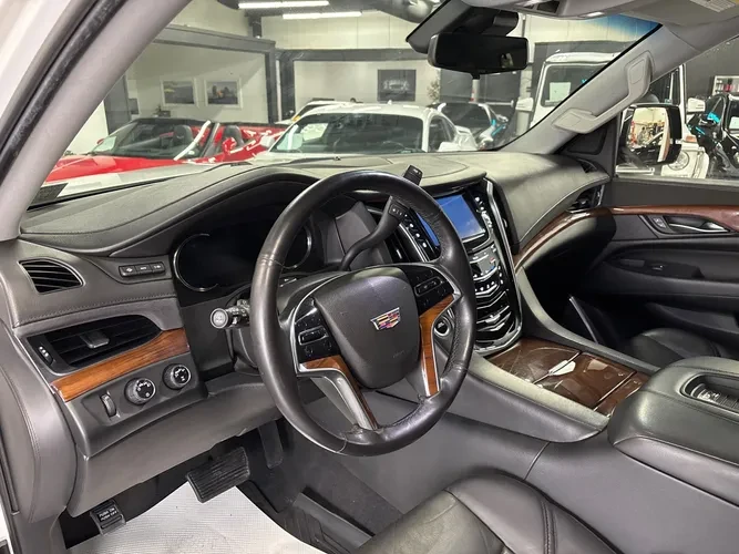 2019 Cadillac Escalade 4th Gen - Image 10 of 16