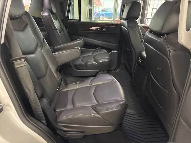 2019 Cadillac Escalade 4th Gen - Image 13 of 16