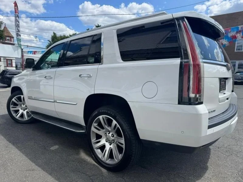 2019 Cadillac Escalade 4th Gen - Image 2 of 12