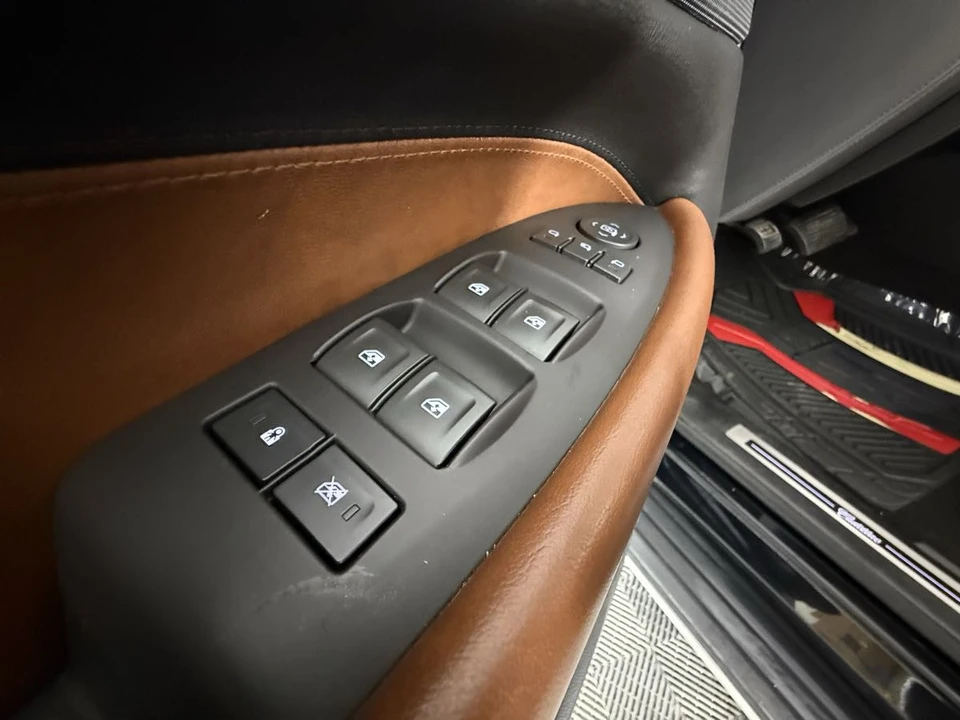 2019 Cadillac Escalade 4th Gen - Image 17 of 21