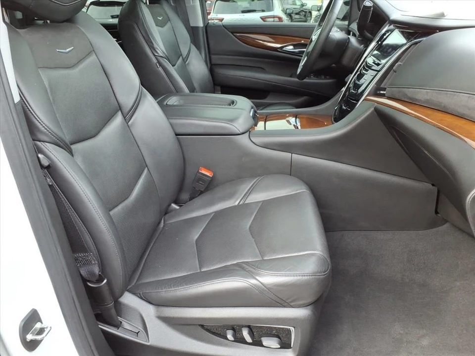 2019 Cadillac Escalade 4th Gen - Image 11 of 12