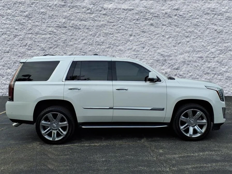 2019 Cadillac Escalade 4th Gen - Image 2 of 12