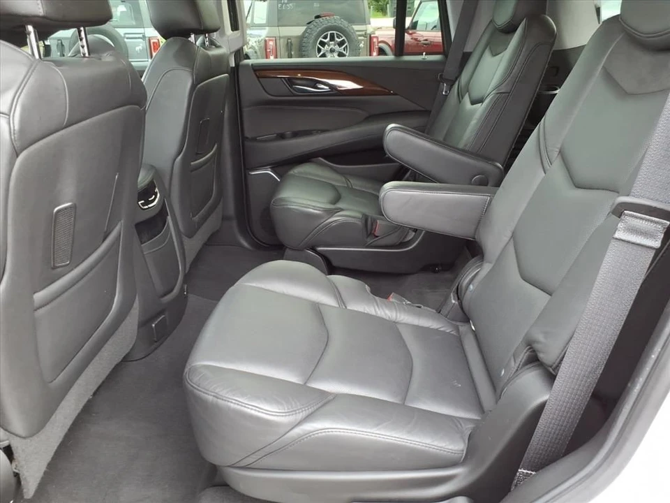 2019 Cadillac Escalade 4th Gen - Image 9 of 12