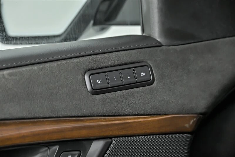 2019 Cadillac Escalade 4th Gen - Image 16 of 21