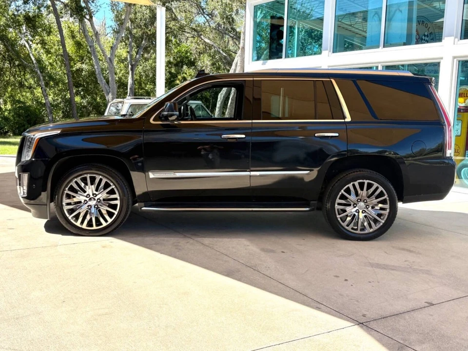 2019 Cadillac Escalade 4th Gen - Image 10 of 12