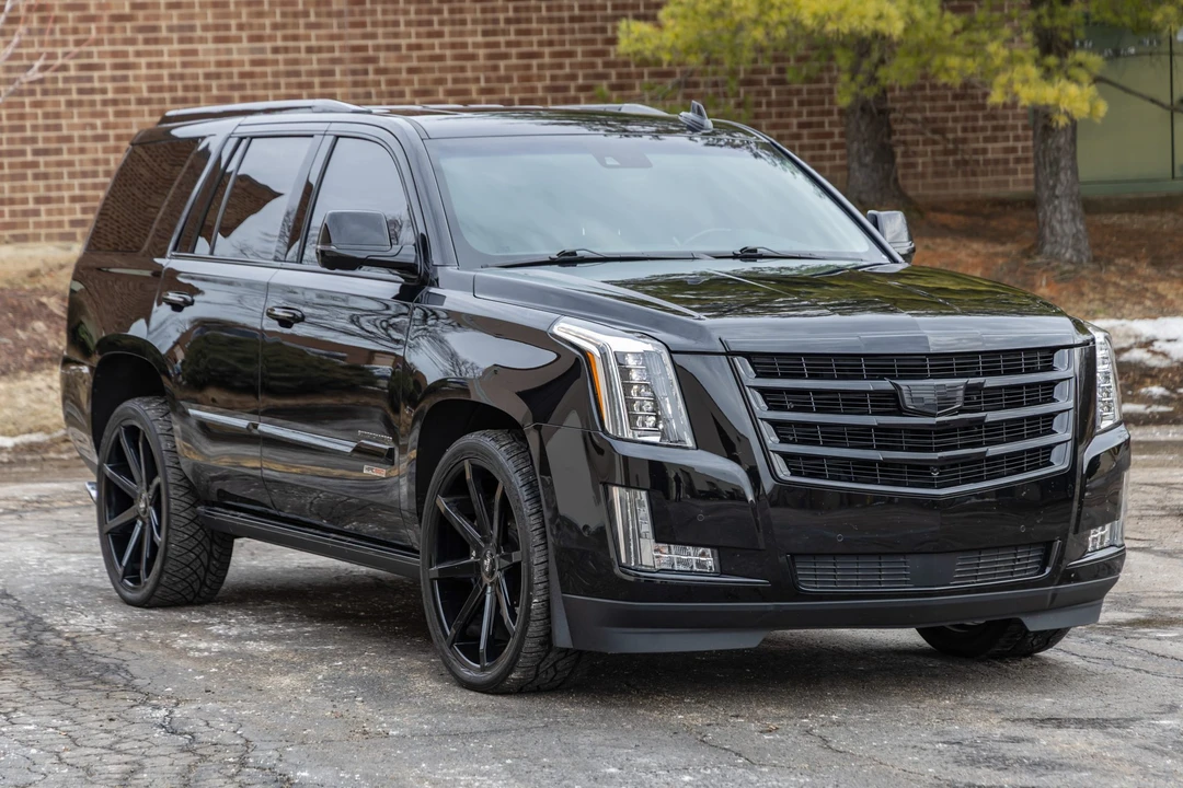 2019 Cadillac Escalade 4th Gen - Image 3 of 31