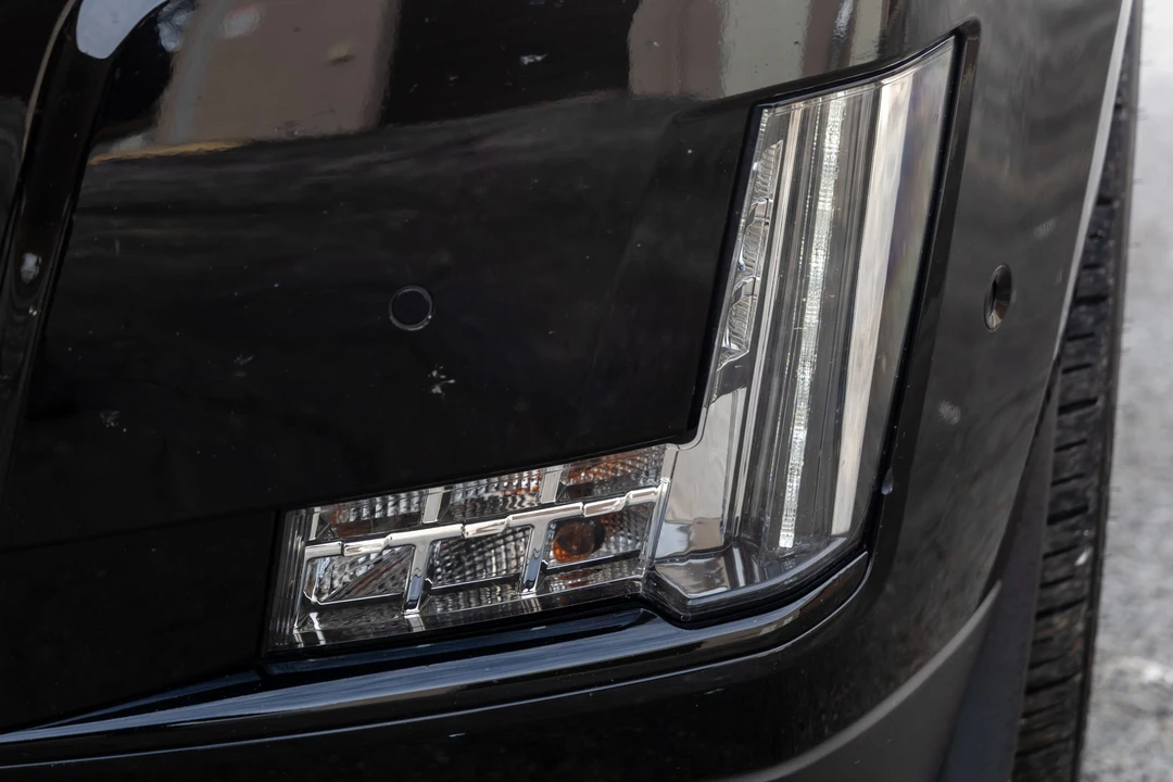 2019 Cadillac Escalade 4th Gen - Image 17 of 31