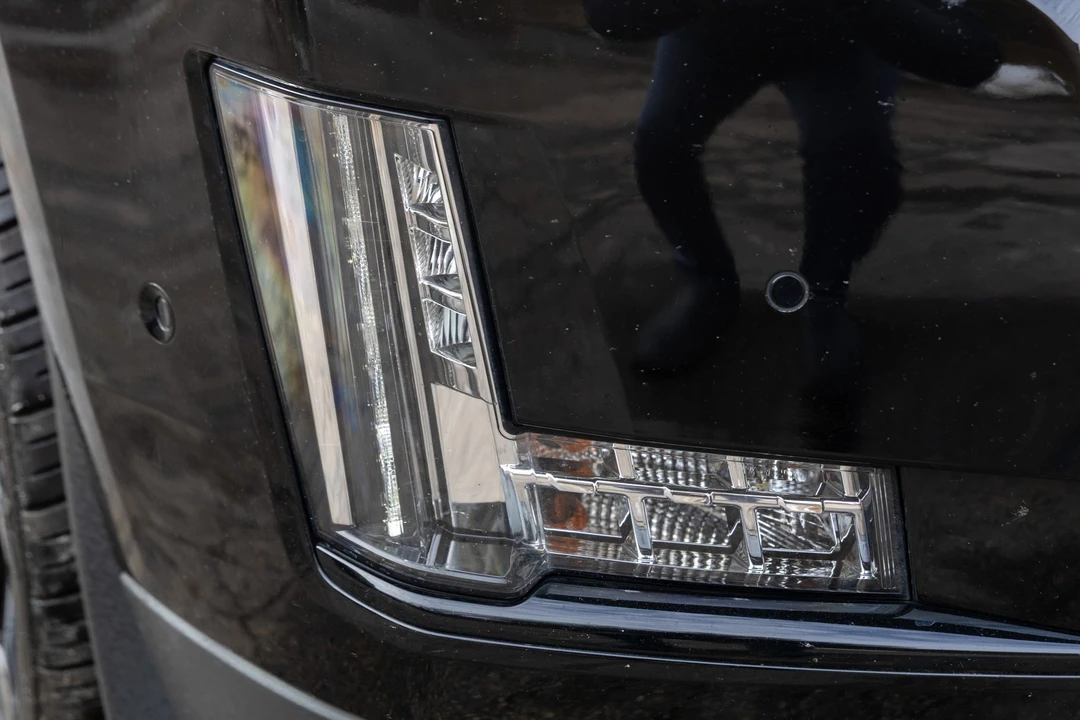 2019 Cadillac Escalade 4th Gen - Image 16 of 31