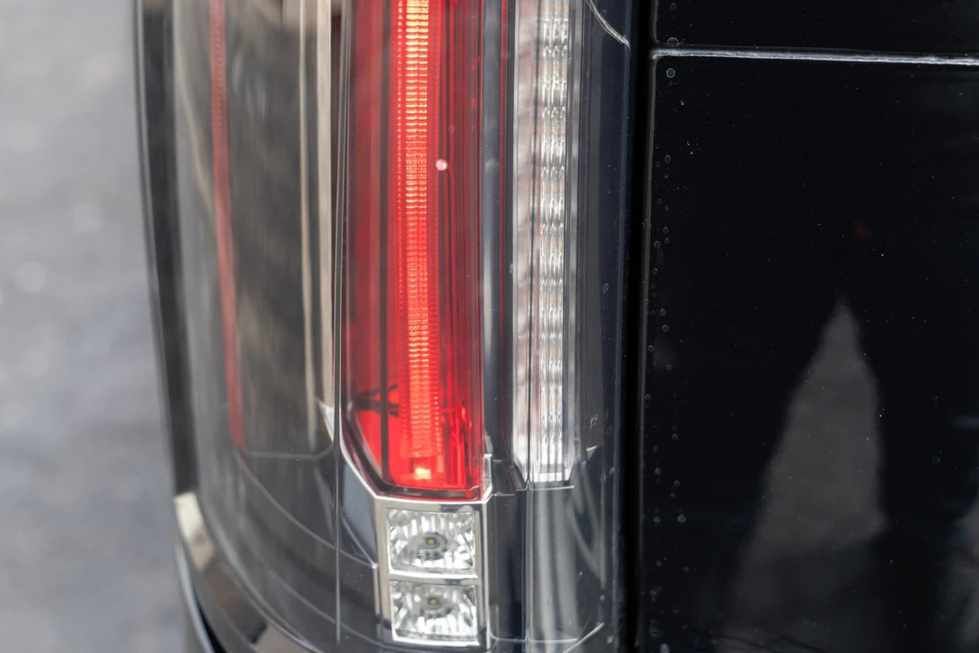 2019 Cadillac Escalade 4th Gen - Image 21 of 31