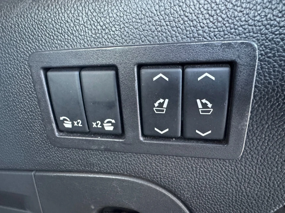 2019 Cadillac Escalade 4th Gen - Image 15 of 21